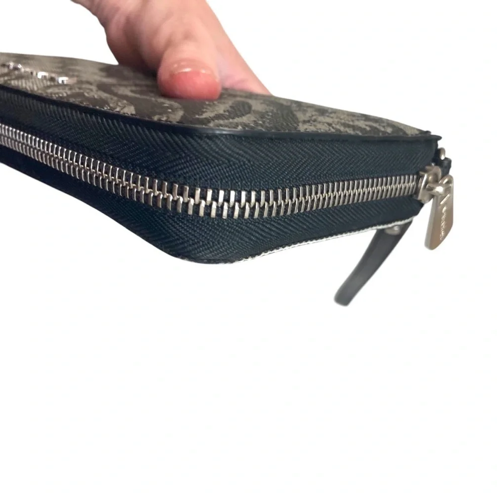 Michael kors jet set paisley large zipper clutch wristlet wallet
